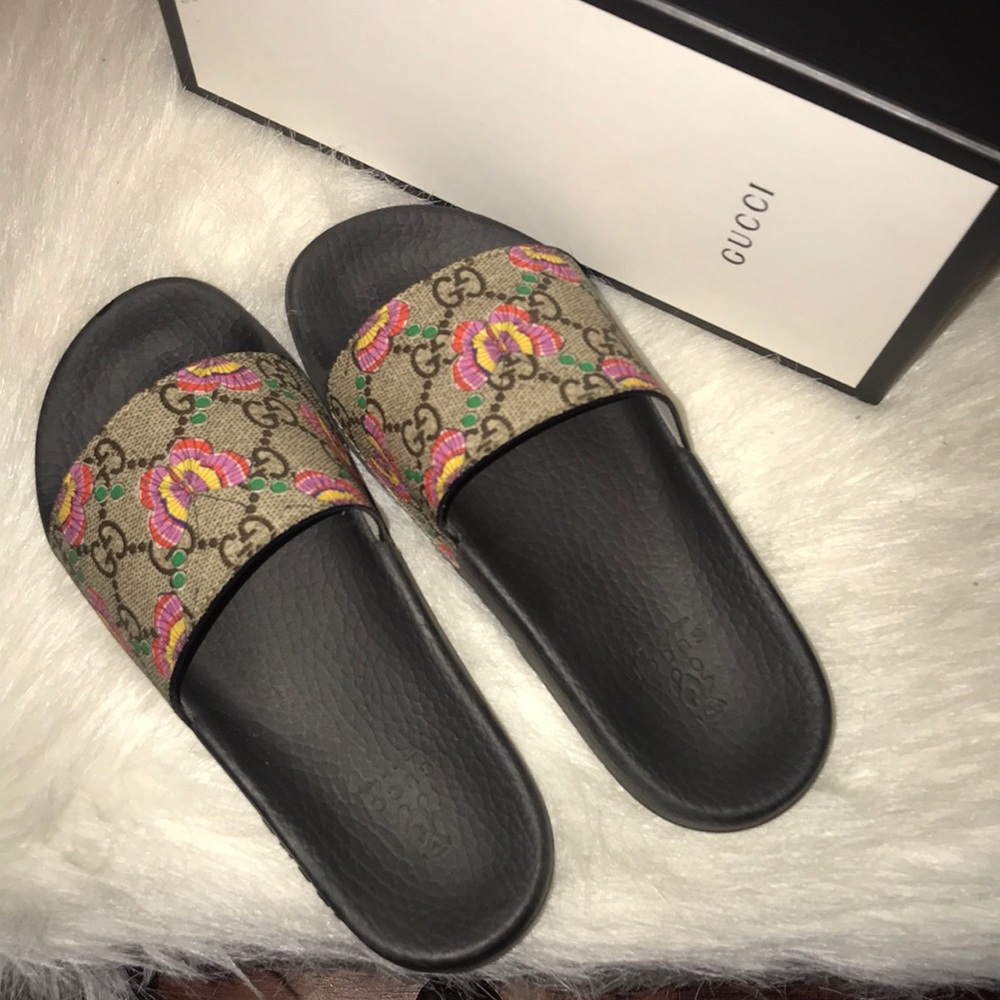 Gucci girls slides